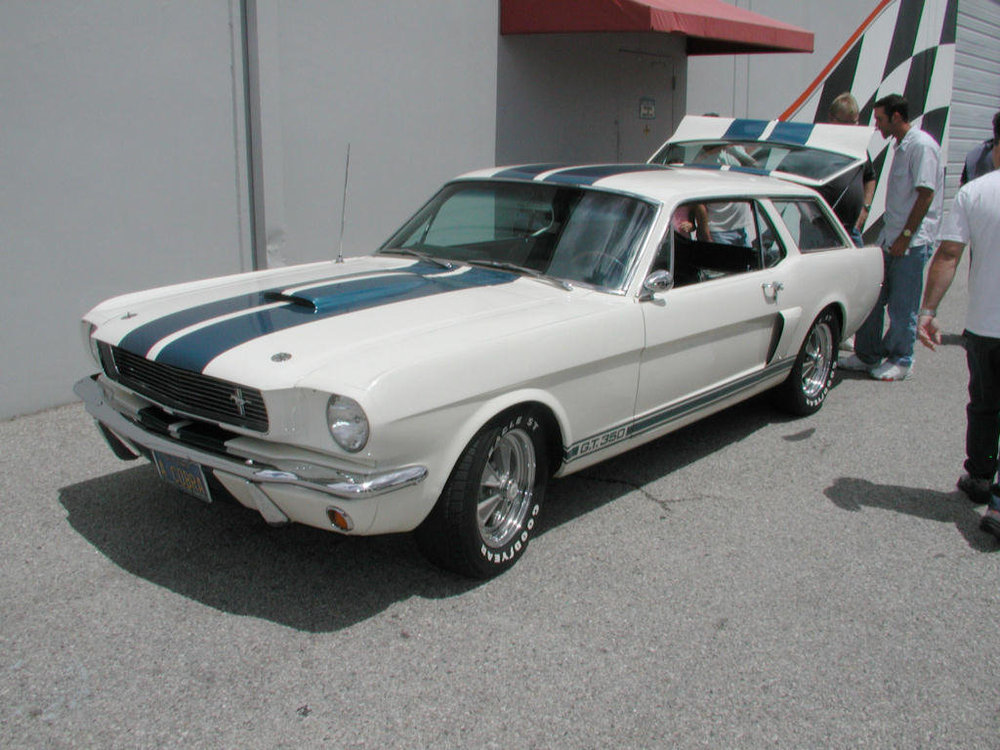 4-ford-shelby-gt350-station-wagon.jpg